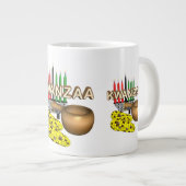 クワンザーのキャンドル - ジャンボコーヒーマグカップ (正面右)