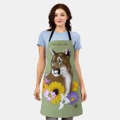 クーガーマウンテンライオンプーマフラワー エプロン (着用した状態)