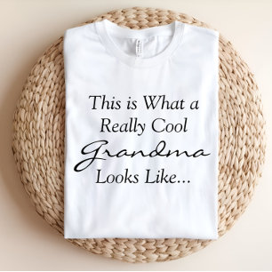クールおばあちゃんTシャツ Tシャツ