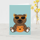 クールでかわいいハロウィンくまのサングラスおよびカボチャ カード (黄色い花)