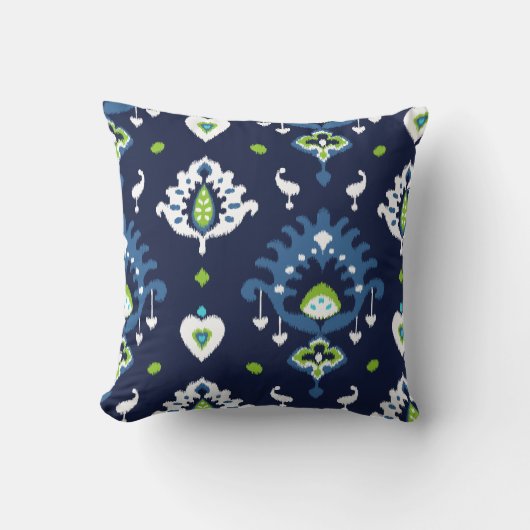 クールで暗い濃紺および緑の種族のイカットは印刷します クッション (正面)