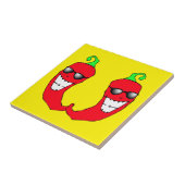 クールで赤いチリペッパーの熱い人間の形をしたタイル タイル (側面)