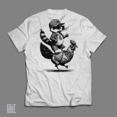 クールなアライグマがニワトリに乗る ファニーアーバンアニマル Tシャツ