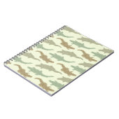 クールなカモフラージュアリゲーター - シームレスパターン。 ノートブック (左側)