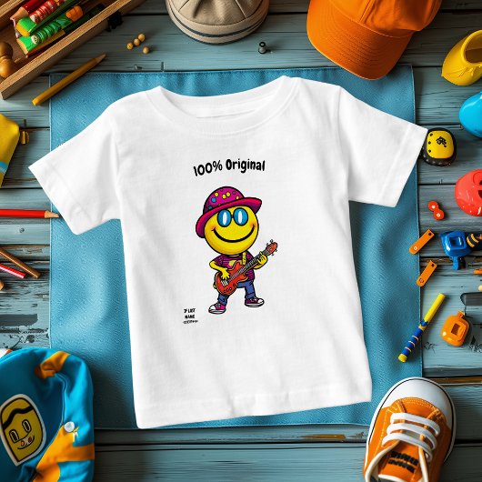 クールなギタリストの絵文字 – 遊び心あふれる全身デザイン ベビーTシャツ