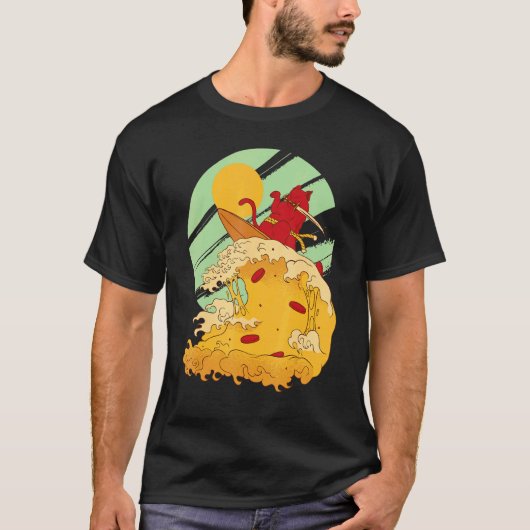 クールなサムライスタイルでピザサーフィンをする猫 Tシャツ (正面)