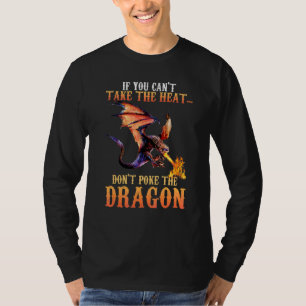 クールなドラゴンの炎を吐く空飛ぶ神話の生き物 Tシャツ