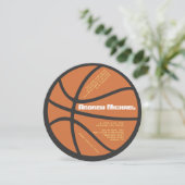 クールなバスケットボールのバーのバルミツワーの円形の招待状 招待状 (スタンド正面)