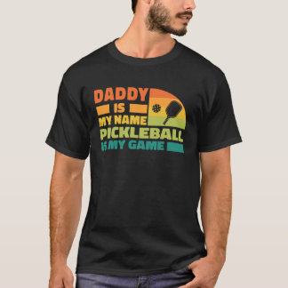 クールなピックルボールお父さんパドル レトロサンセット パドルボール Tシャツ