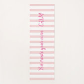 クールなピンクのストライプ - あなた自身の平穏を作り出す ヨガマット (正面)