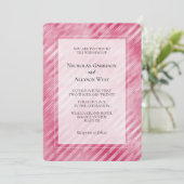 クールなピンクの豪華ストライプ ウェディング 招待状 (スタンド正面)