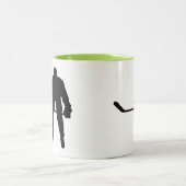 クールなホッケー選手 ツートーンマグカップ (中央)