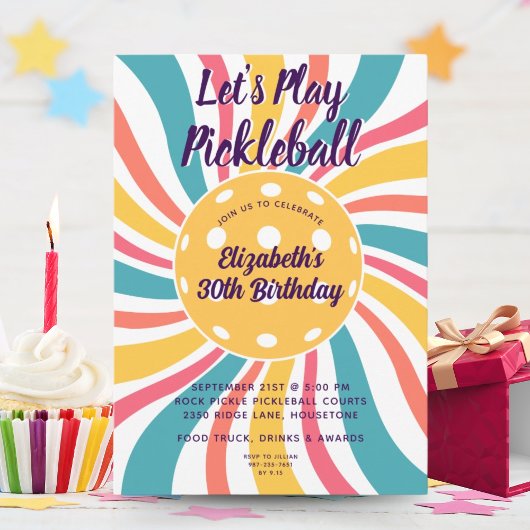 クールなレトロ サンバースト ストライプ ピックルボールパーティー 招待状