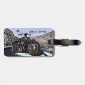 クールなヴィンテージの道の白熱［赤熱］光を放つなオートバイのチョッパー ラゲッジタグ (裏面横)