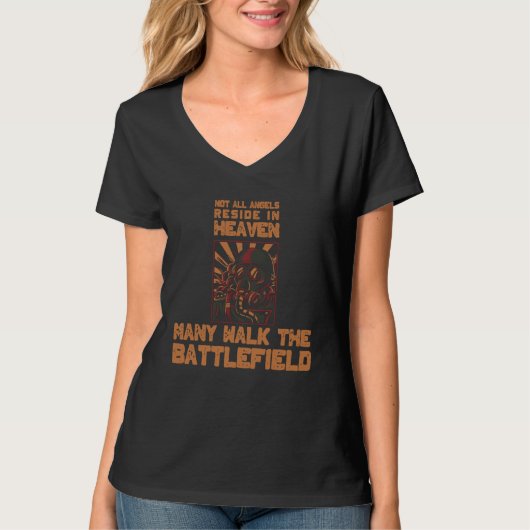 クールな天使がたくさん戦場を歩く空挺部隊 Tシャツ (正面)