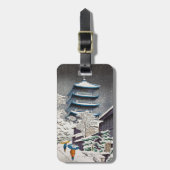 クールな東洋の日本の冬の神社の雪の寺院 ラゲッジタグ (正面縦)