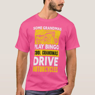 クールな祖母はバイクを運転する Tシャツ