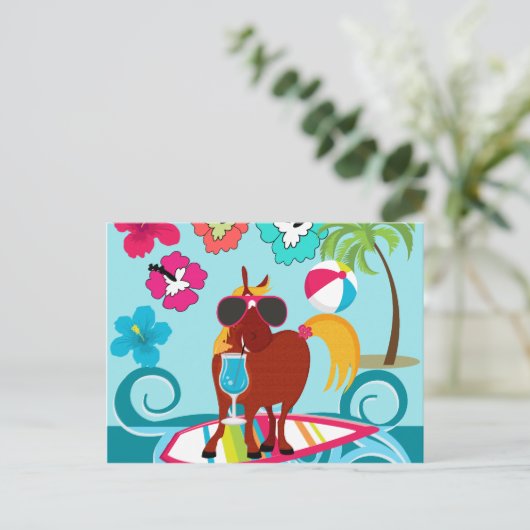 クールな馬のサーファーの男の夏のおもしろいのビーチのパーティー インビテーションポストカード (スタンド正面)