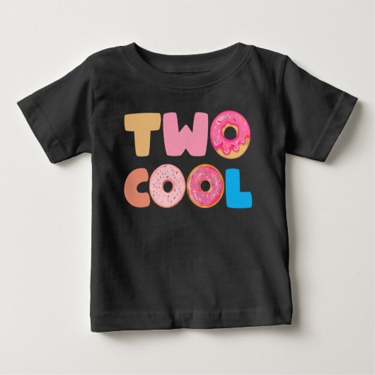 クールな2歳の誕生日ドーナツテーマの贈り物 ベビーTシャツ (正面)