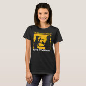 クールになる前から内向的だった ネコとワイン Tシャツ (正面フル)