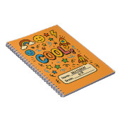 クールキッズ ノートブック – 名前と学年をカスタマイズ (右側)