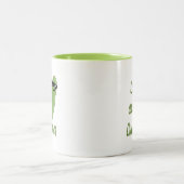 クールキュウリとして!キュウリの可愛い漫画 ツートーンマグカップ (中央)