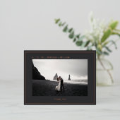 クールバラ金ゴールドダークグレイ結婚フォトありがとう 箔招待状ポストカード (立ち正面)