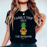 クールヴィンテージサンセットレトロカスタムファミリーバケーション Tシャツ<br><div class="desc">私たちのヴィンテージサンセットのレトロで家族の冒険の魔法を再現しまクールすカスタム。家族の休暇Tシャツ、あなたの次の思い出に残る休暇のための完璧な服装。夕日を背景にしたレトロインスパイアデザインで作ら素晴らしれ、洋服だけではなく大切な瞬間の記念にもなる。家族の名前や特別なメッセージでパーソナライズして、何年も大切に思い出される大切な思い出を作り来る。あなたは春休みの女の子の旅、家族のビーチ休暇、または夏のクルーズの冒険に乗り出すかどうか、私たちのの休暇のシャツは理想的なコンパニオンカスタム。フィットリラックス感と通気性に優れた生地で、ビーチでのんびりしたり、新しい目的地を一緒に探索したりするのに最適。そして、それは大人のためだけではない – 私たちの家族のマッチングのシャツは、最年少から最年長まで、すべての人がおもしろいに参加できることを保証する。あなたはビーチの家族懇親会を計画するか、単に一緒に思い出を作りたいと思うかどうか、私たちのの休暇カスタムTシャツは完璧な選択である。だから、あなたのバッグをパックし、愛する人を集め、忘れられない冒険の準備をする。今日のクールヴィンテージサンセットレトロカスタムファミリーバケーションTシャツを注文し、あなたの次のバケーションを本当に特別にする！</div>