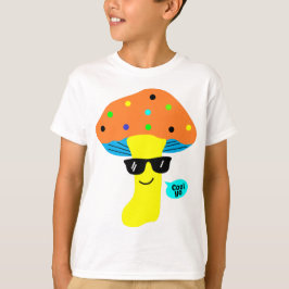 クール眼鏡の可愛いキノコ Tシャツ