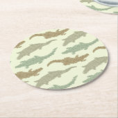 クール迷彩柄アリゲータ – シームレスなパターン。 ラウンドペーパーコースター (アングル)