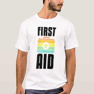 クール ファーストエイド スーツ ヴィンテージ アートワーク 赤十字 アクティ Tシャツ