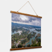 グアタペアンティオクイア曇り空の息をのむような眺め 吊り下げ型タペストリー (傾斜あり)