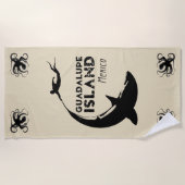 グアダルーペ島メキシコ |サメと一緒にスキューバダイビング ビーチタオル (正面)