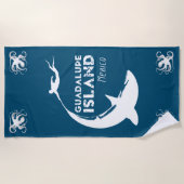 グアダルーペ島メキシコ |サメと一緒にスキューバダイビング ビーチタオル (正面)