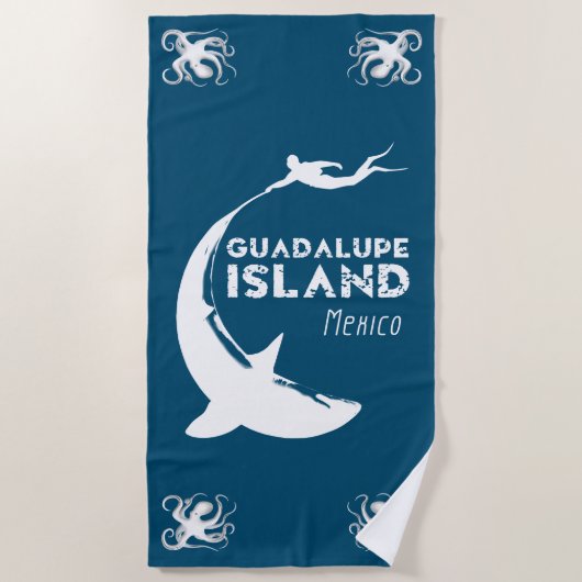 グアダルーペ島メキシコ |サメと一緒にスキューバダイビング ビーチタオル (正面)