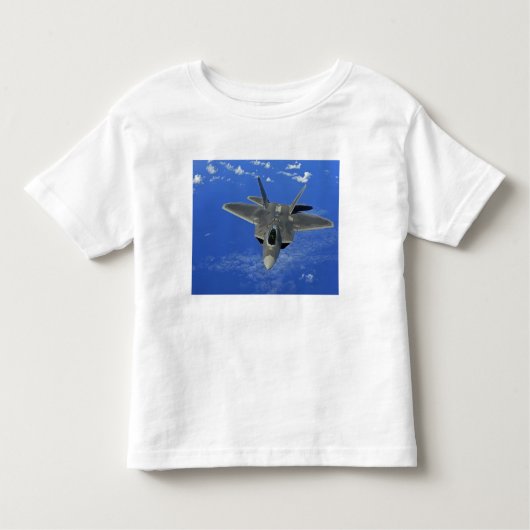 グアム近郊の飛行中の米国空軍F-22ラプター トドラーTシャツ (正面)