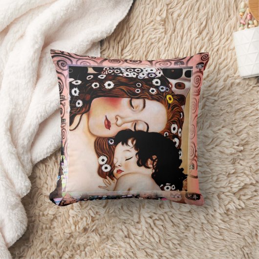 グスタフのクリムトのコラージュによる母そして子供 クッション (ブランケット)