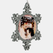 グスタフのクリムトのコラージュによる母そして子供 スノーフレークピューターオーナメント (左)