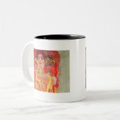 グスタフクリムトレッド女性金ゴールドスネーク絵画ズ ツートーンマグカップ (正面左)