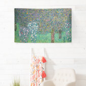 グスタフクリムト – 木の下のローズブッシュ 横断幕 (インサイチュ)