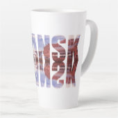 グダンスク文字と旧市街の景色と反射 カフェラテマグ (右アングル)