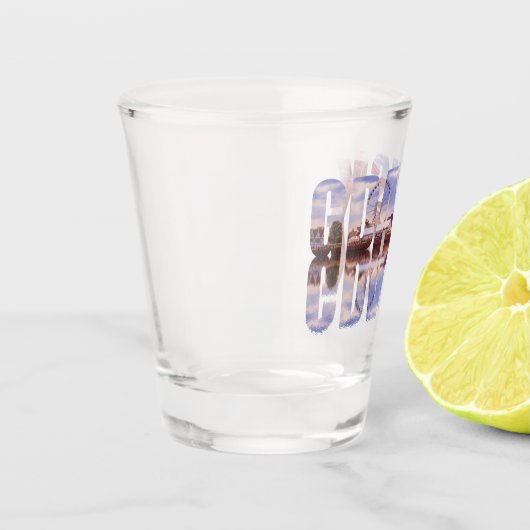 グダンスク文字と旧市街の景色と反射 ショットグラス (左)