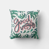 グッドビベス引用文タイポグラフィトロピカルリーフピロー クッション (正面)