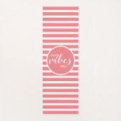 グッドビーブスオンリーコーラルアンドホワイトタイポグラフィ引用文 ヨガマット (正面)