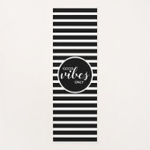 グッドビーブスオンリー白黒ストライプ引用文フィットネス ヨガマット (正面)