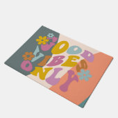 グッドビーブズのみ引用文レトロ60sヒッピーデザイン ドアマット (アングル)