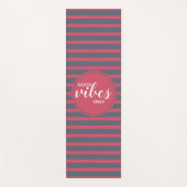 グッドビーブズオンリーピンク&ブルータイポグラフィ引用文 ヨガマット (正面)
