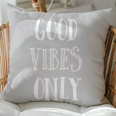 グッドビーブズオンリー引用文グレイ&ホワイト クッション
