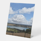 グノーツクカンパーダウン湖の上空の雲 台座サイン (正面)