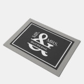 グパーソナライズされたレイ・ウェルカム夫人 ドアマット (アングル)